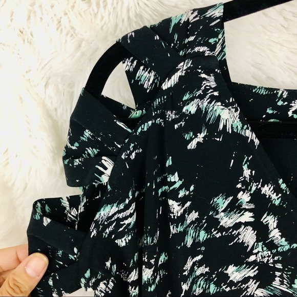 BCBGeneration black with teal and white pattern multicolor keyhole v neck midi - Picture 9 of 13